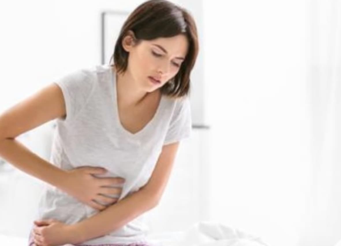 ¿Qué es la indigestión crónica y por qué debería consultar al médico?