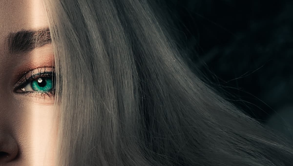 ¿Es malo arrancarse la canas?