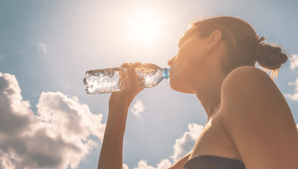 7 tips para evitar enfermarte por el calor este verano