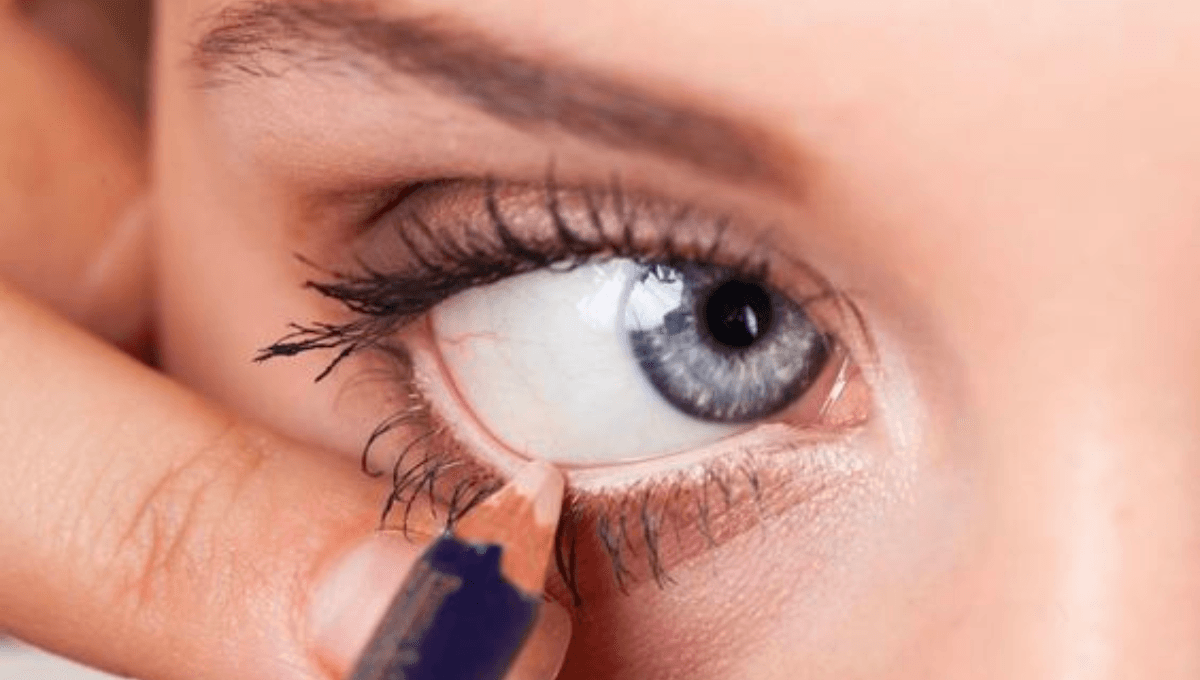 ¡Adiós al negro! ESTE es el color de delineador que eliminará el cansancio de tus ojos