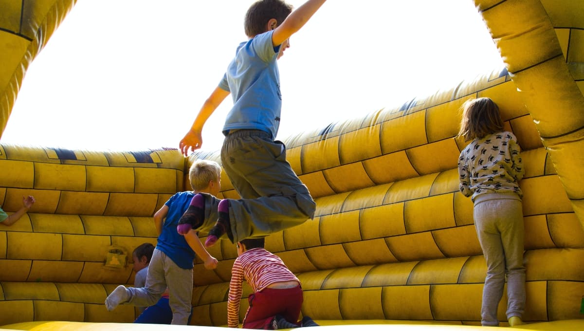5 restaurantes con juegos para niños ideales para divertirse
