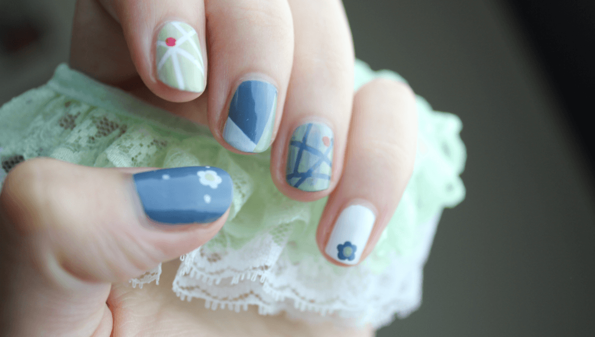 5 diseños de uñas abstractas para mostrar tu lado artístico