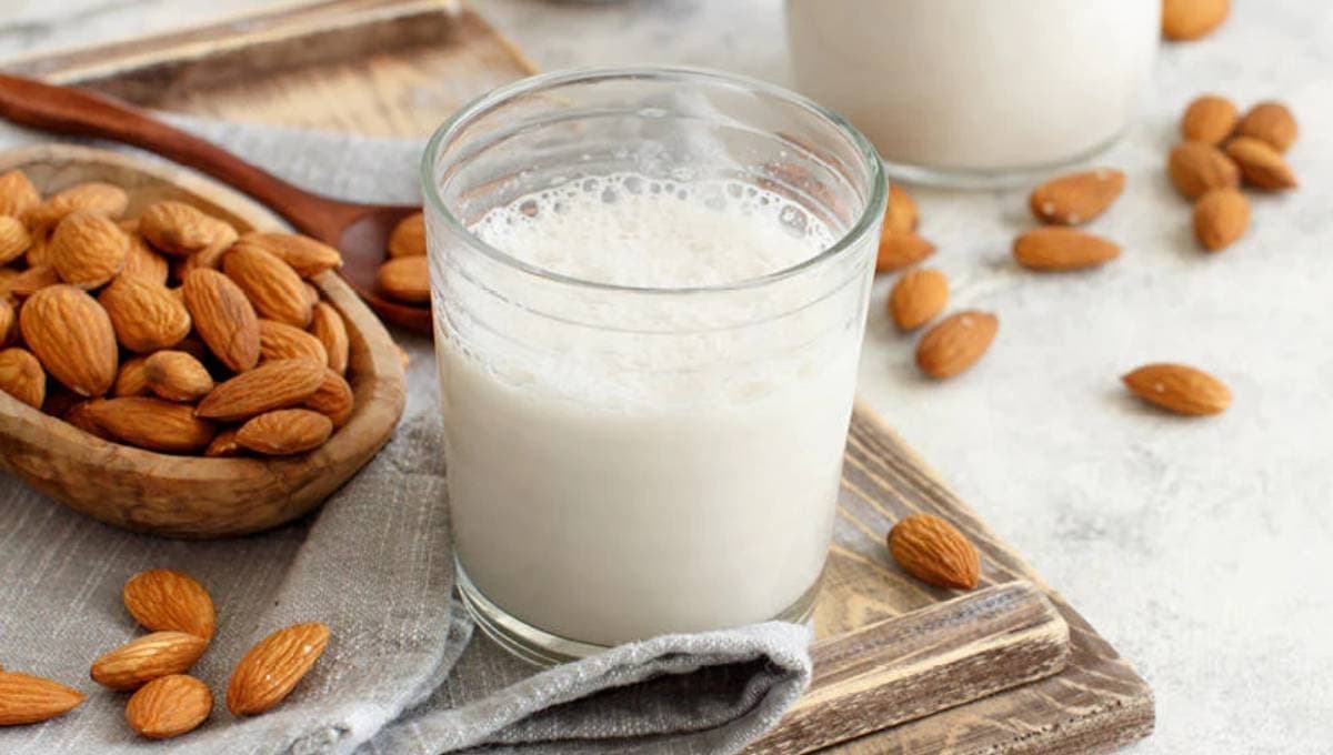 ¿Cómo hacer leche de almendras en casa? | RECETA