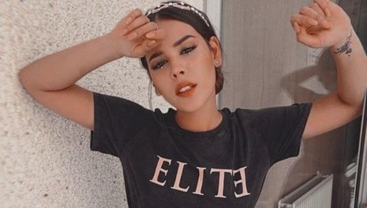 Danna Paola usa el pantalón lace up de cuero perfecto para jóvenes y maduras