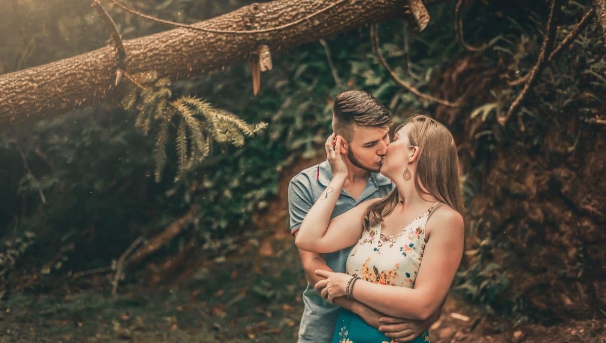 ¿Qué significa que mi novio me bese con los ojos abiertos? 3 razones por las que lo hace