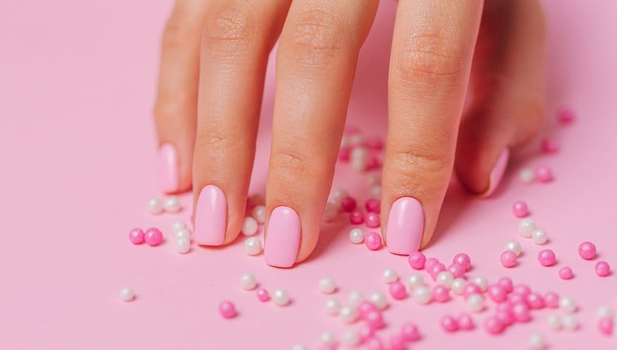 Los 4 diseños de uñas cortas que amarás llevar esta temporada