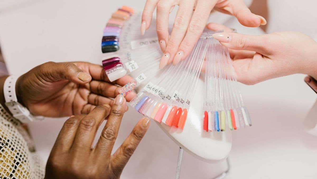 Guía paso a paso para prolongar la duración de tus uñas postizas