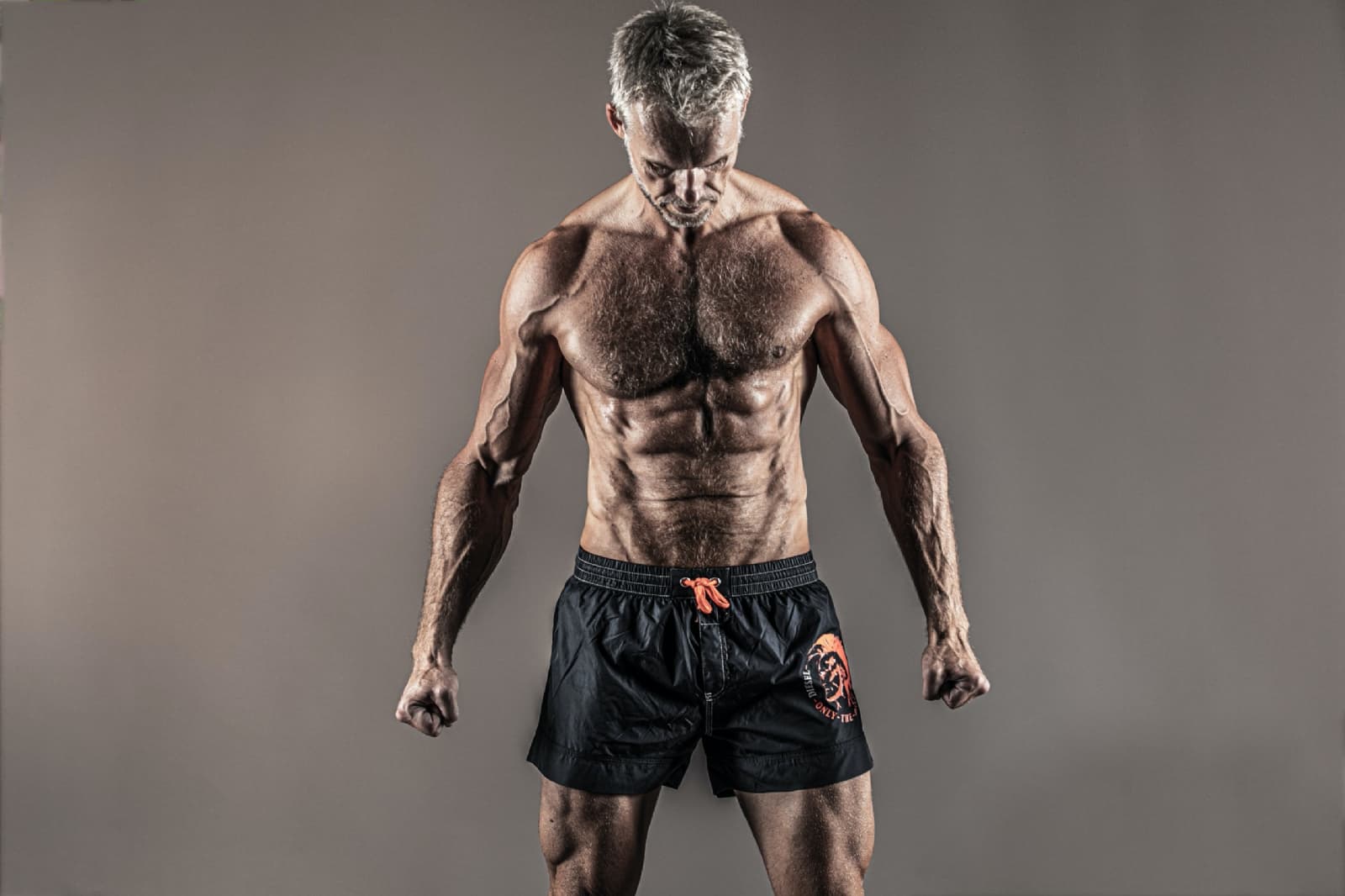 ¿Qué es la sarcopenia, cuáles son sus síntomas y cómo retrasar su desarrollo?