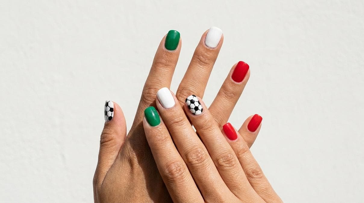 Diseños de Uñas del Mundial: 13 Ideas con Estilo Futbolero